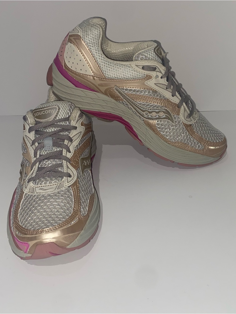 Saucony ProGrid Omni 9 Quartz Fuchsia Women’s Sneakers Size 9.5
